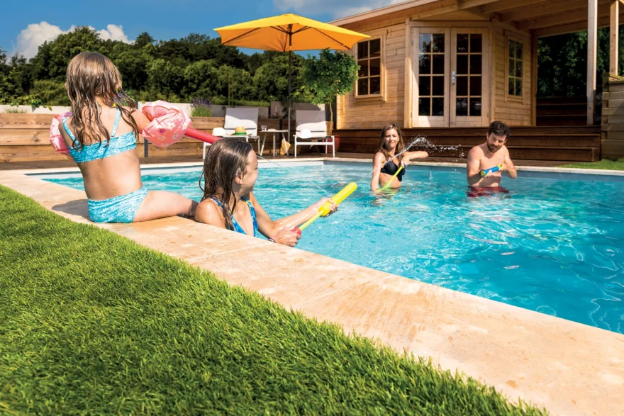 piscine rectangle jeux en famille