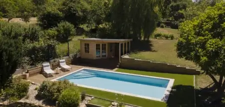 piscine rectangle margelles claires