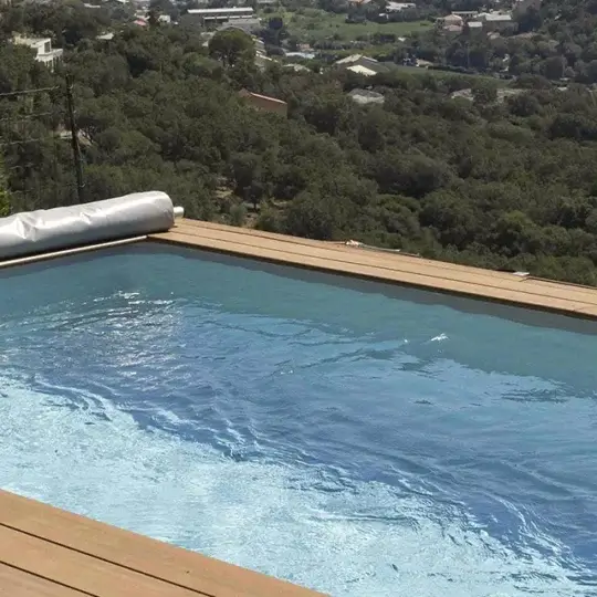 piscine rectangle pente plage bois