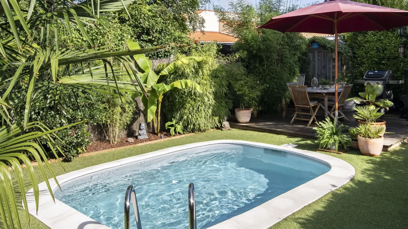 Romy mini piscine échelle margelles stone v2