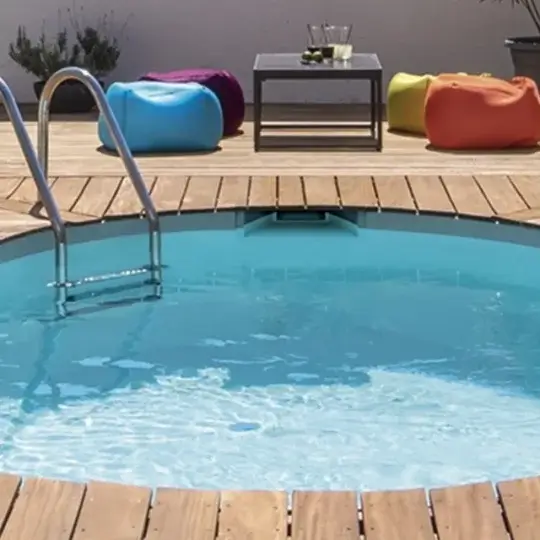 mini piscine plage bois echelle