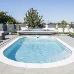 Piscine ovale avec abri piscine télescopique