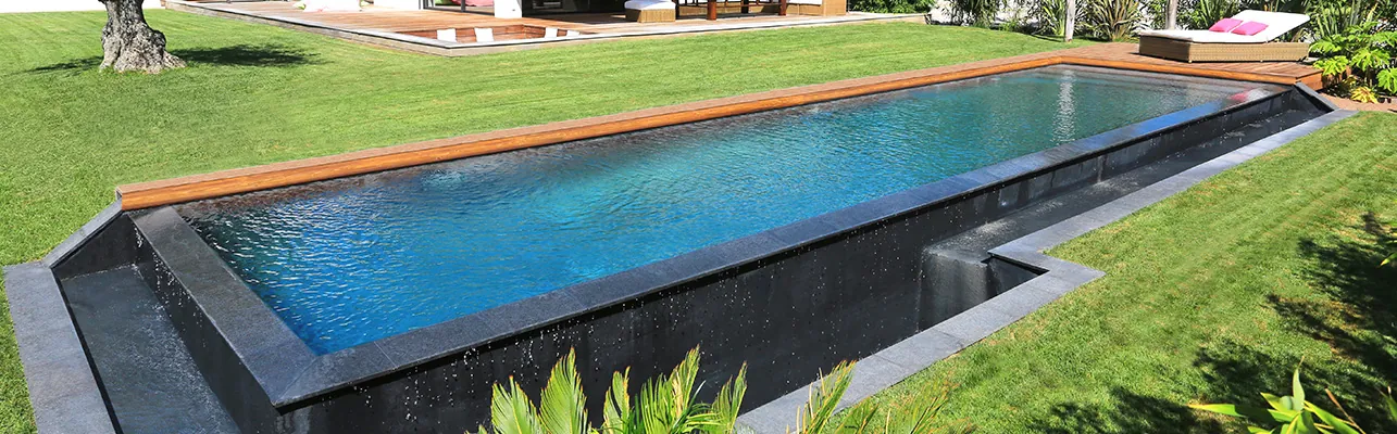 Piscine a debordement