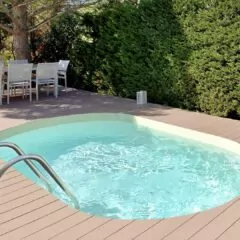 Petite piscine Olivia mini avec terrasse bois
