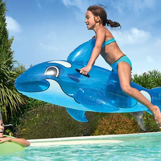 piscine moments conviviaux en famille