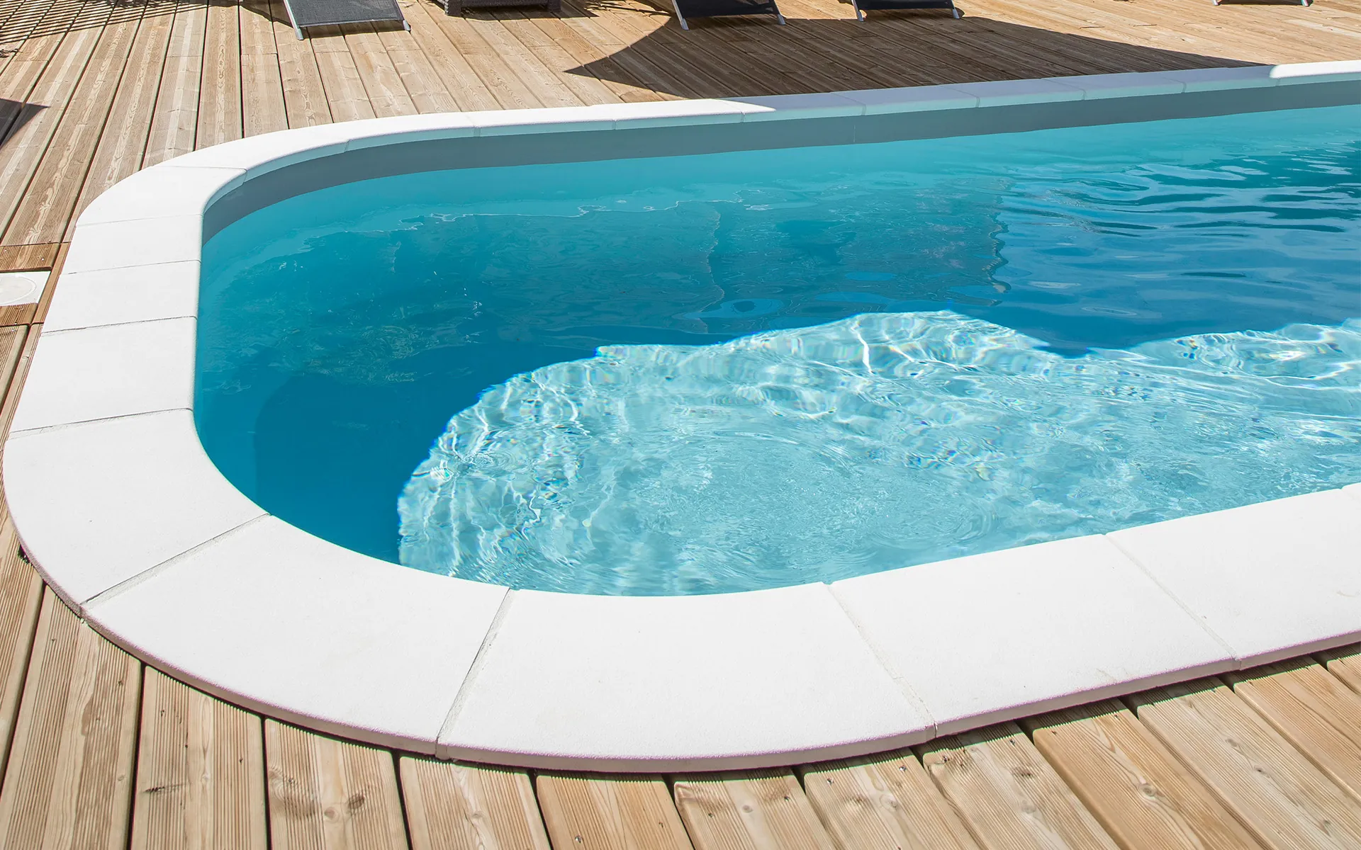 Les margelles de piscines Waterair