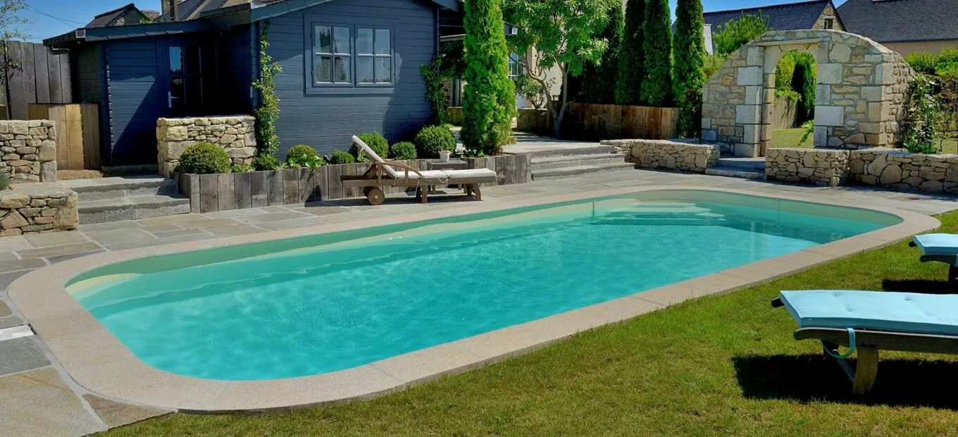 como instalar una piscina de diseño en mi jardín