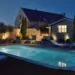 piscina rectangular grande con spots de iluminacion