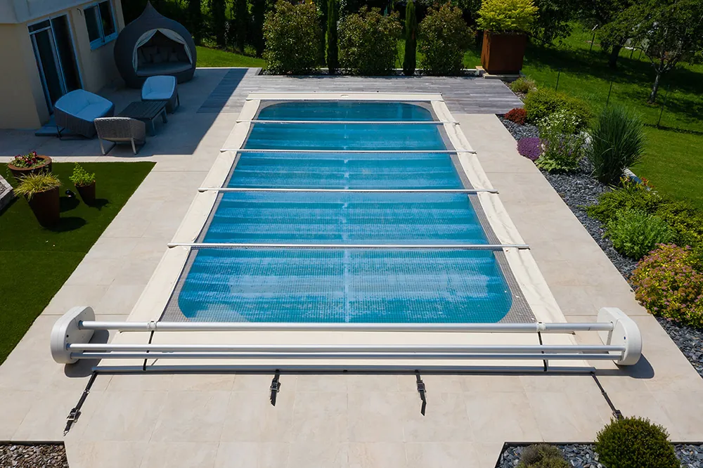 piscina incassata rettangolare coperta