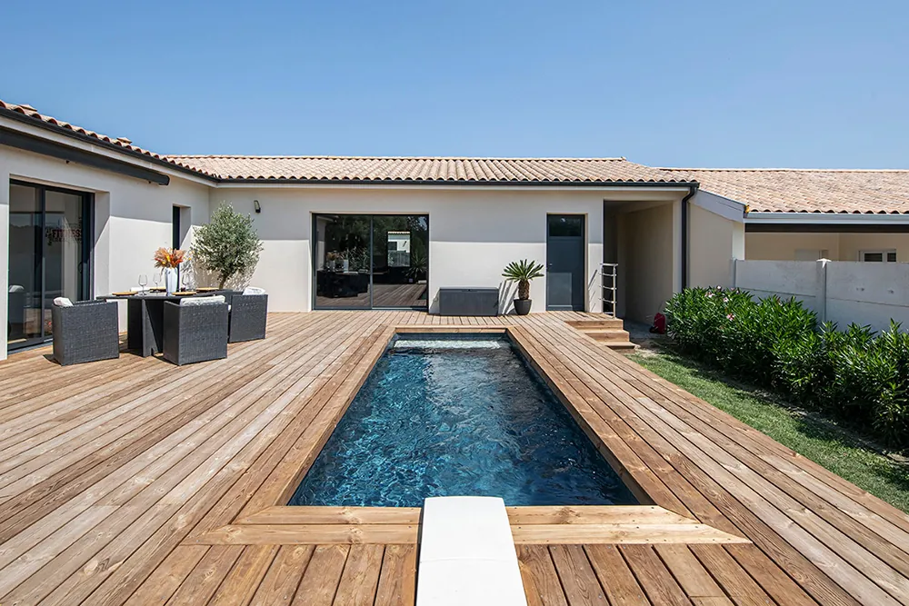 piscina rettangolare interrata per piccolo terreno