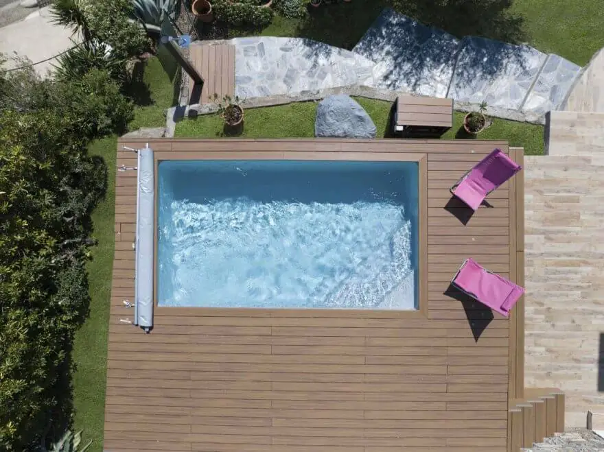 piscine enterrée rectangle terrasse bois