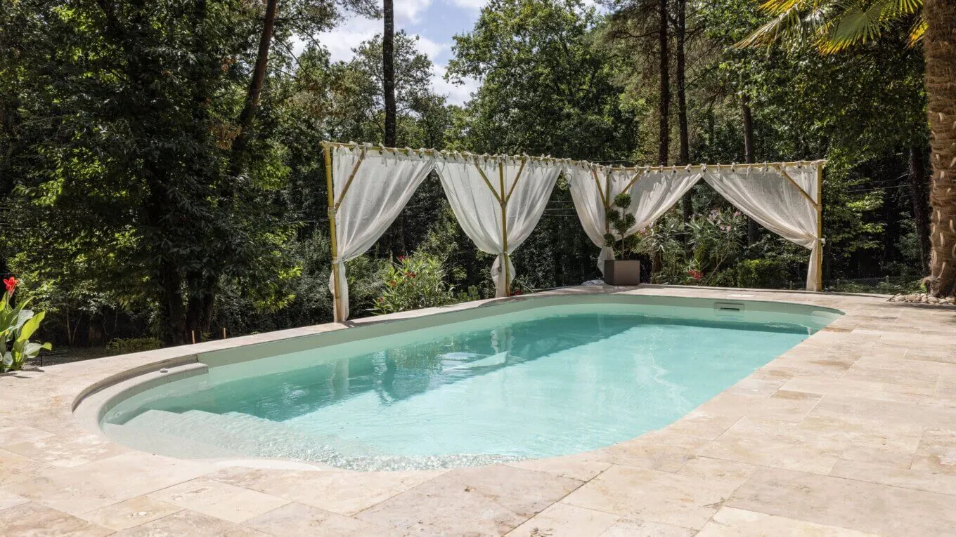 piscine rectangle sur mesure enterrée